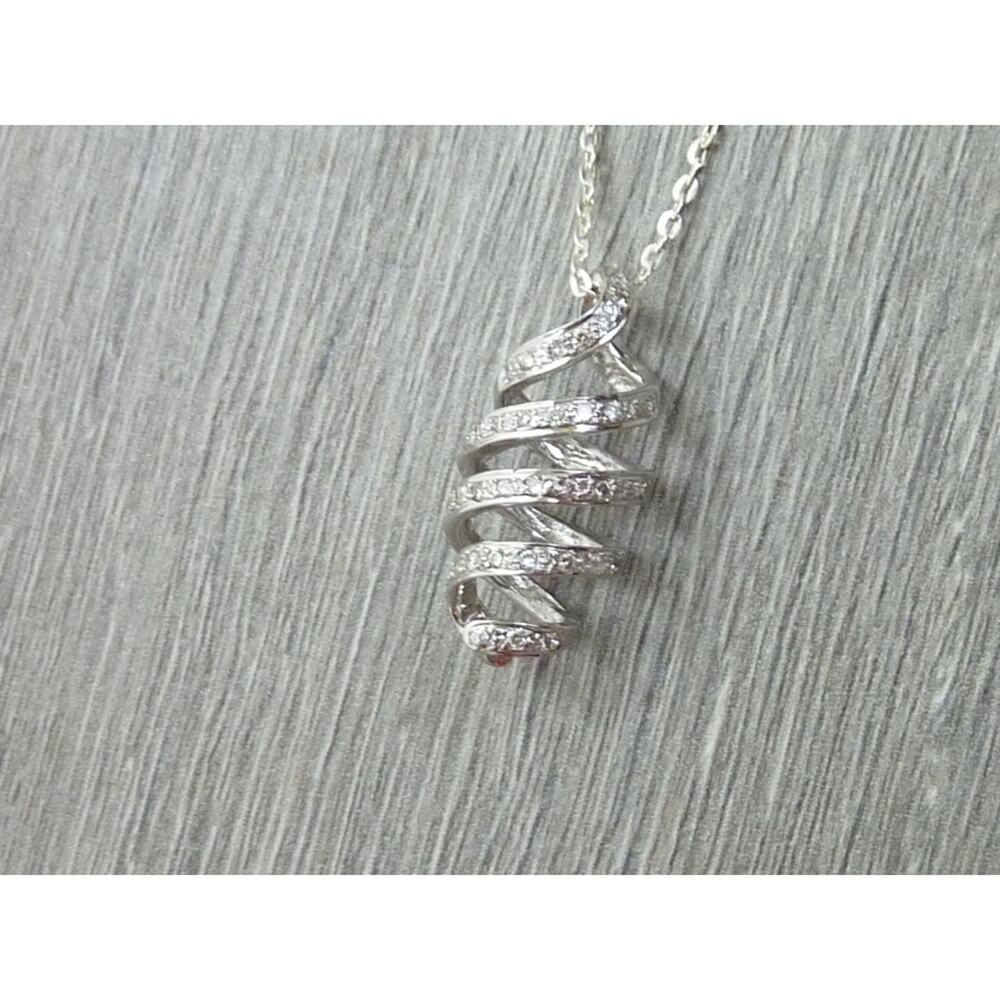 18kt White Gold Diamond Spiral Pendant